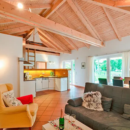 Am Plauer 度假居 Lenz